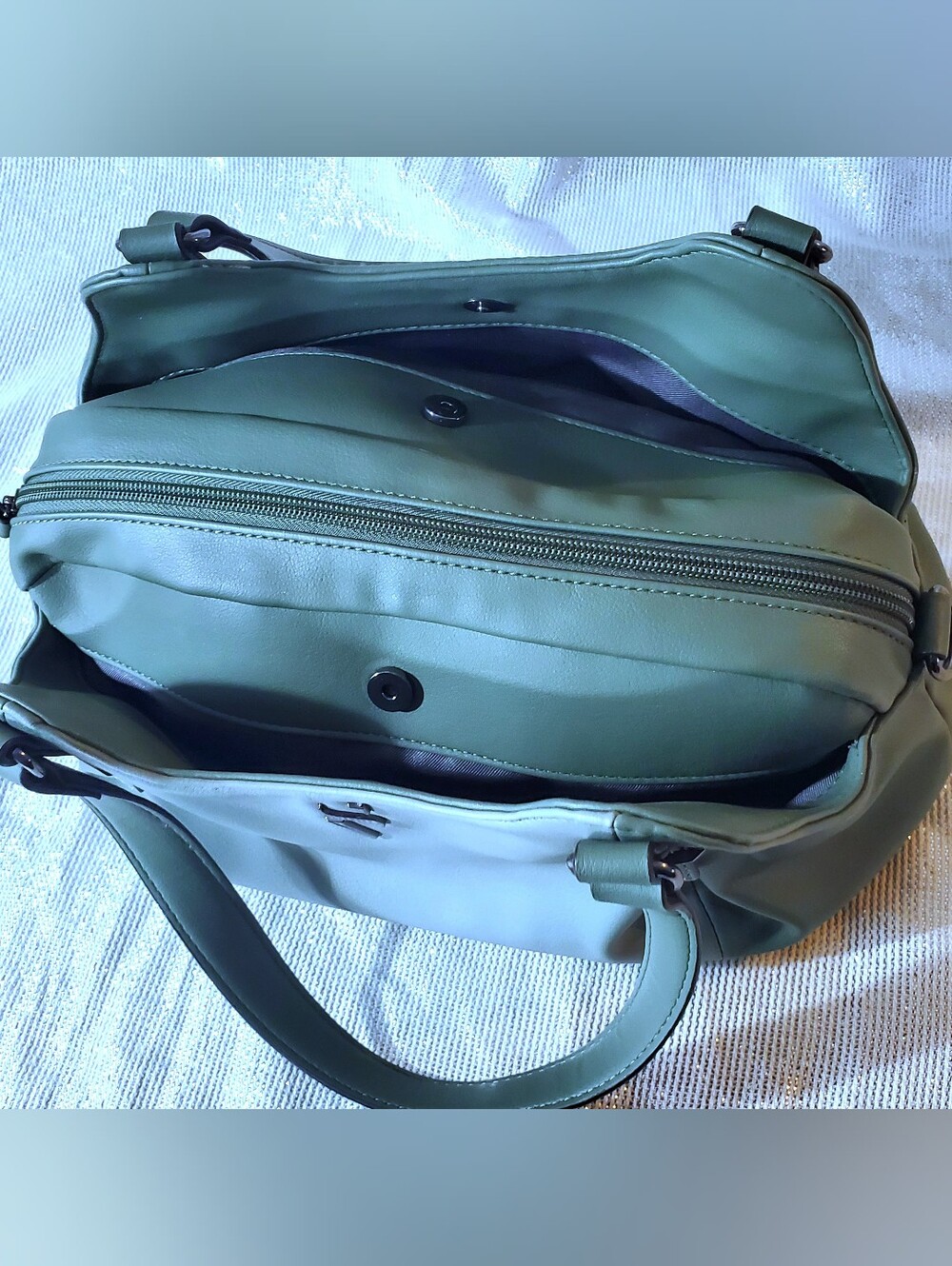 Simply Vera Vera Wang Buena Satchel Bag - Picture 6 of 14